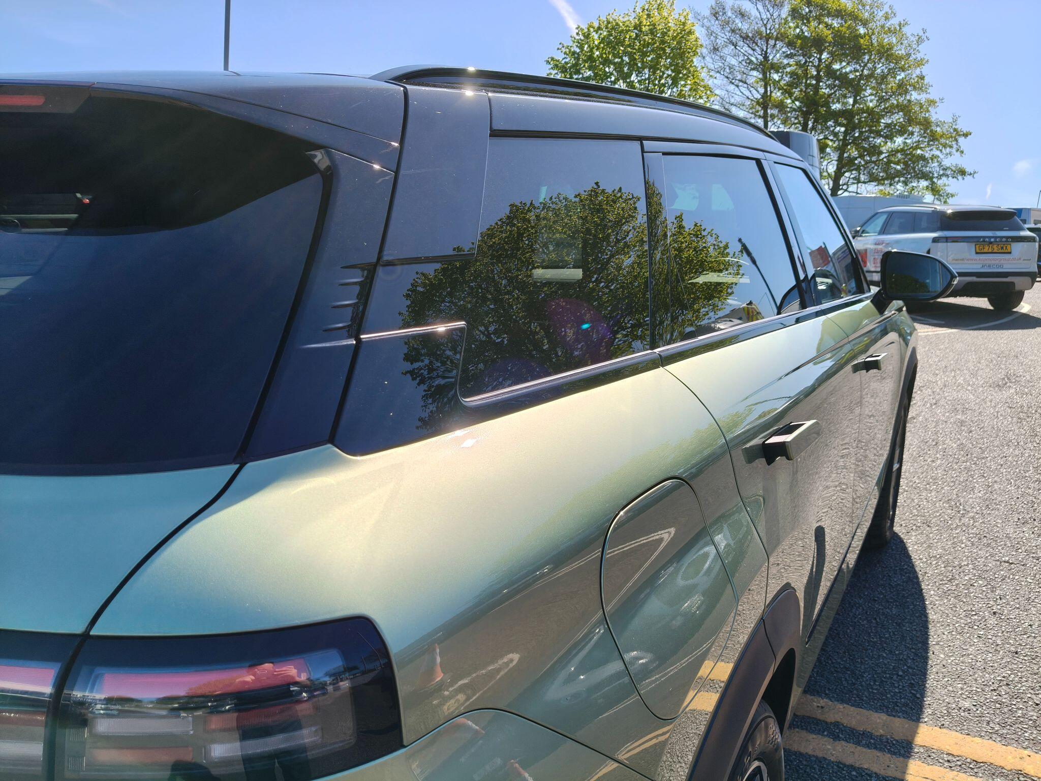 Large vehicle image